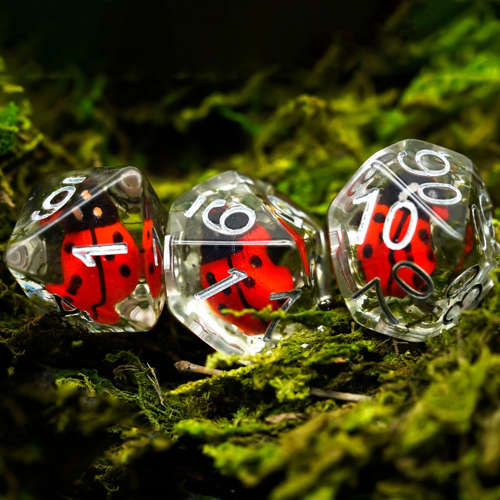 Embedded Animals Dice Set - Omega Roll