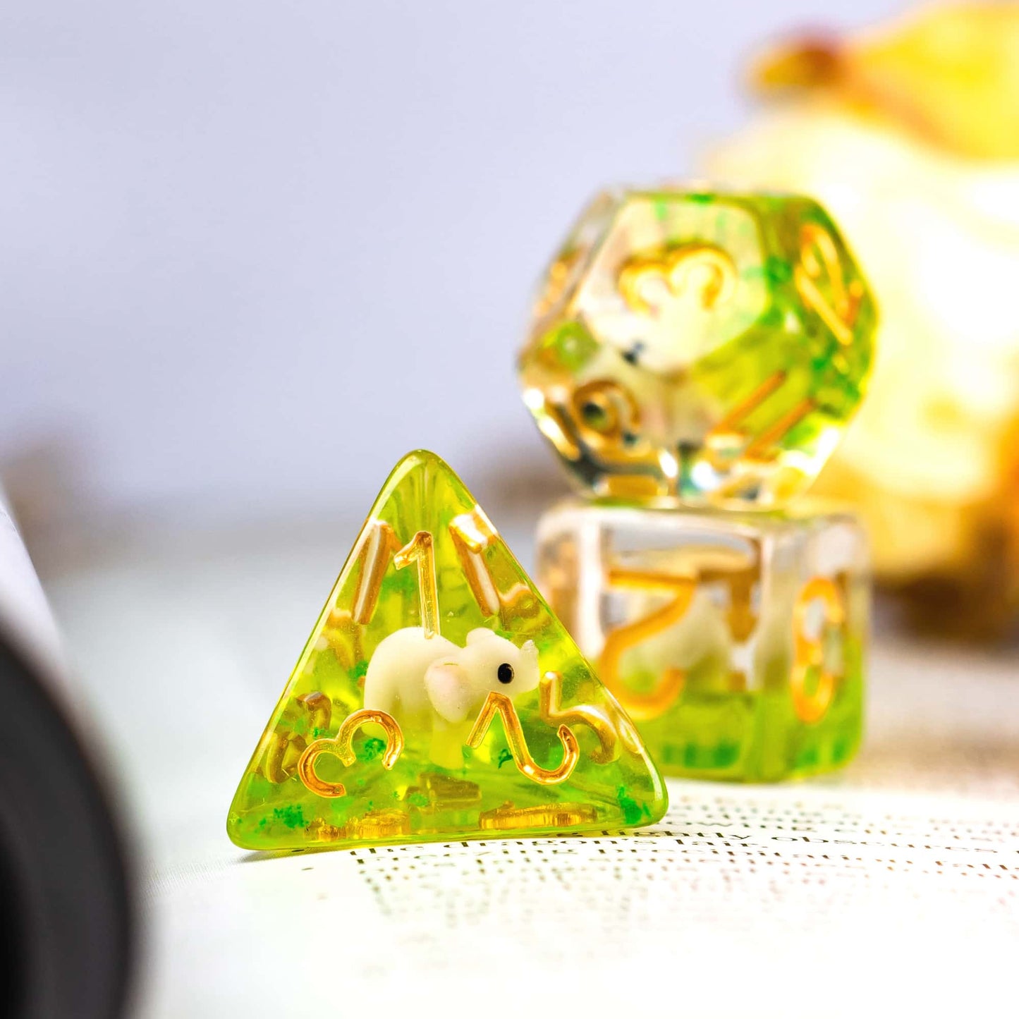 Embedded Animals Dice Set - Omega Roll