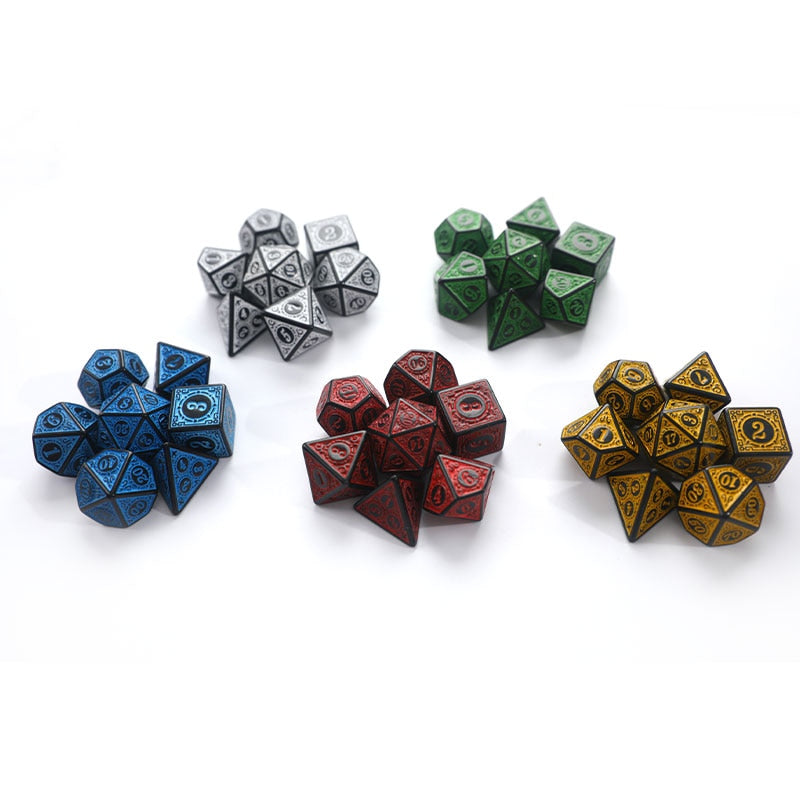 Elegant Carved Pattern Dice Set