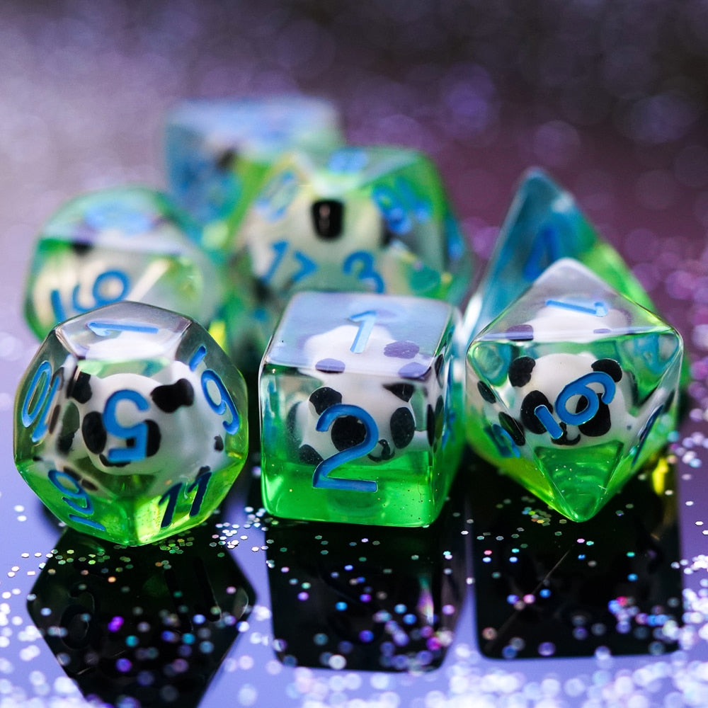 Embedded Animals Dice Set - Omega Roll