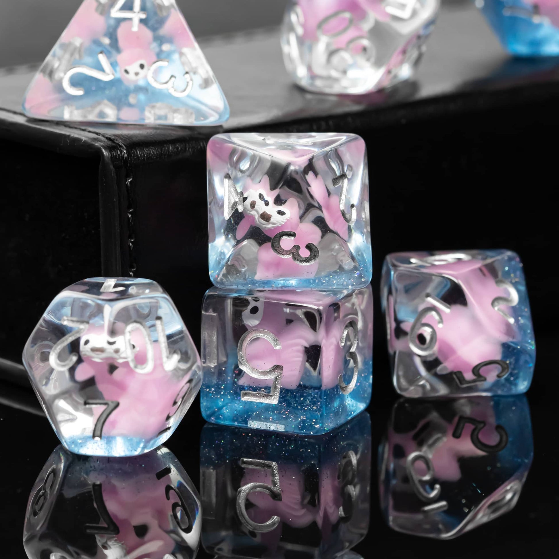 Embedded Animals Dice Set - Omega Roll